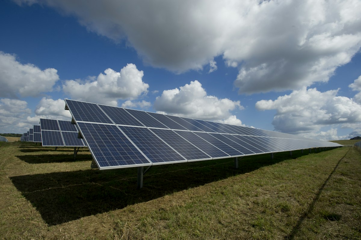 Solaranlage als Symbol für nachhaltige Energie